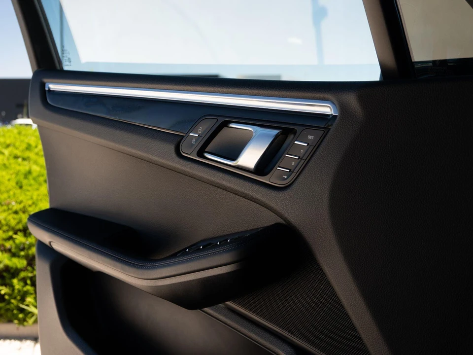 2026 Porsche Macan Electric - Image 30 of 31