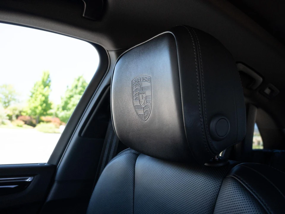 2026 Porsche Macan Electric - Image 14 of 31