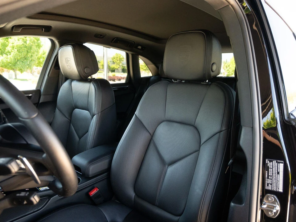 2026 Porsche Macan Electric - Image 5 of 31