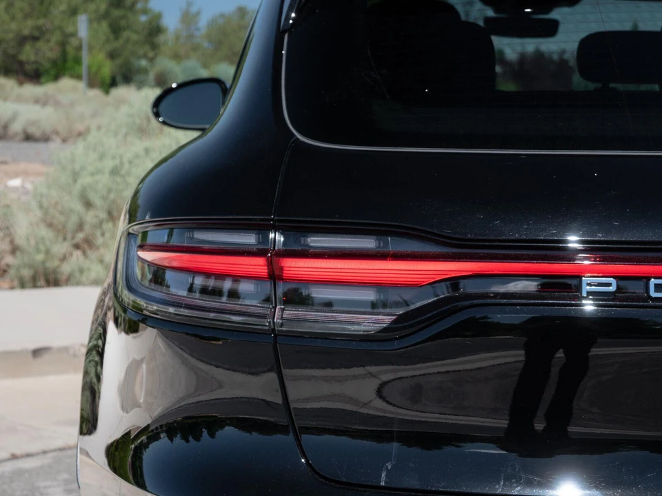 2026 Porsche Macan Electric - Image 15 of 31