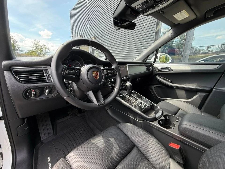 2026 Porsche Macan Electric - Image 4 of 4