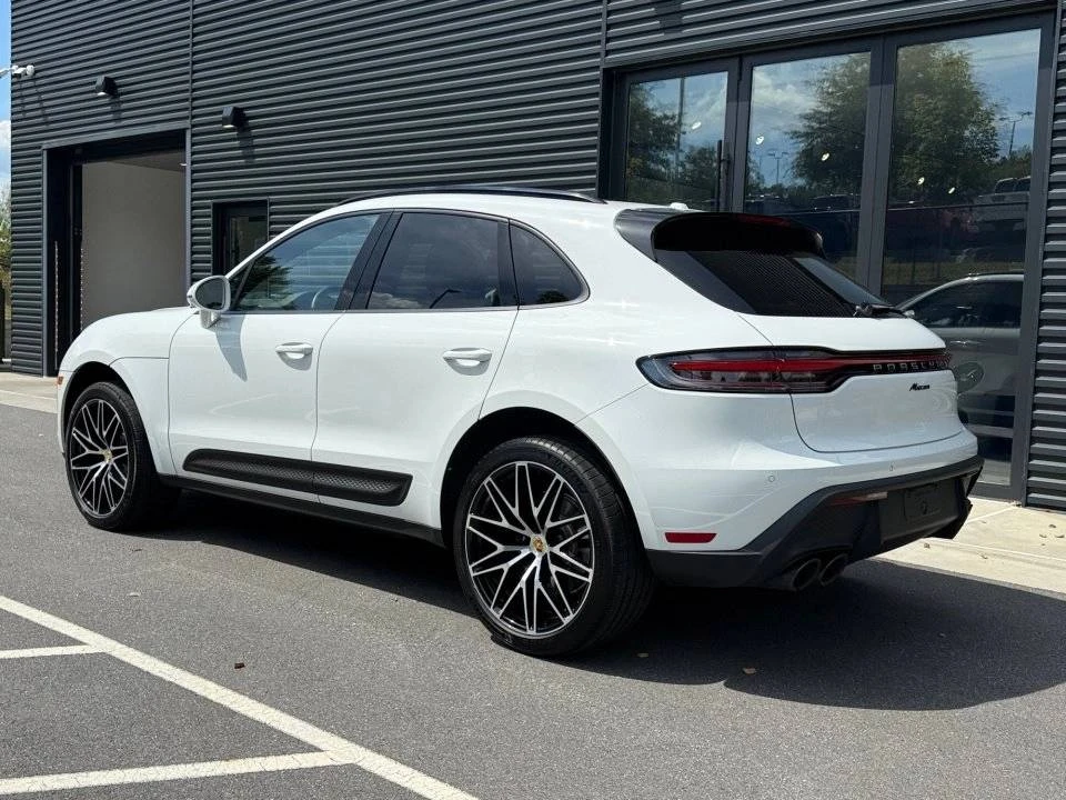 2026 Porsche Macan Electric - Image 3 of 4