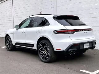 2026 Porsche Macan Electric - Image 17 of 31