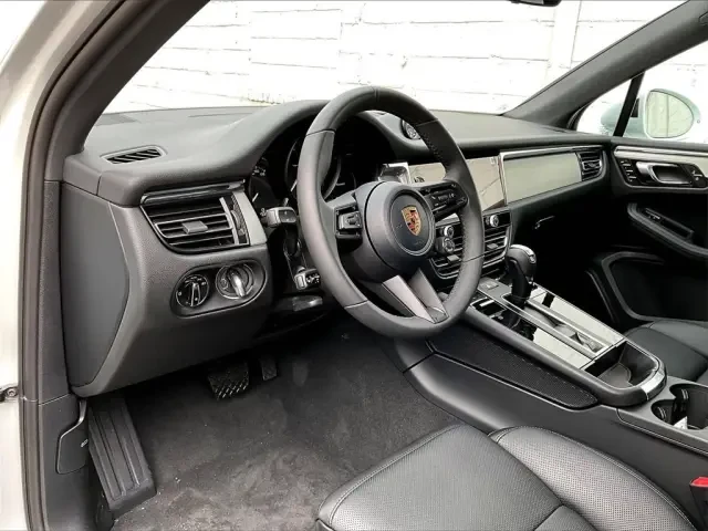2026 Porsche Macan Electric - Image 30 of 31