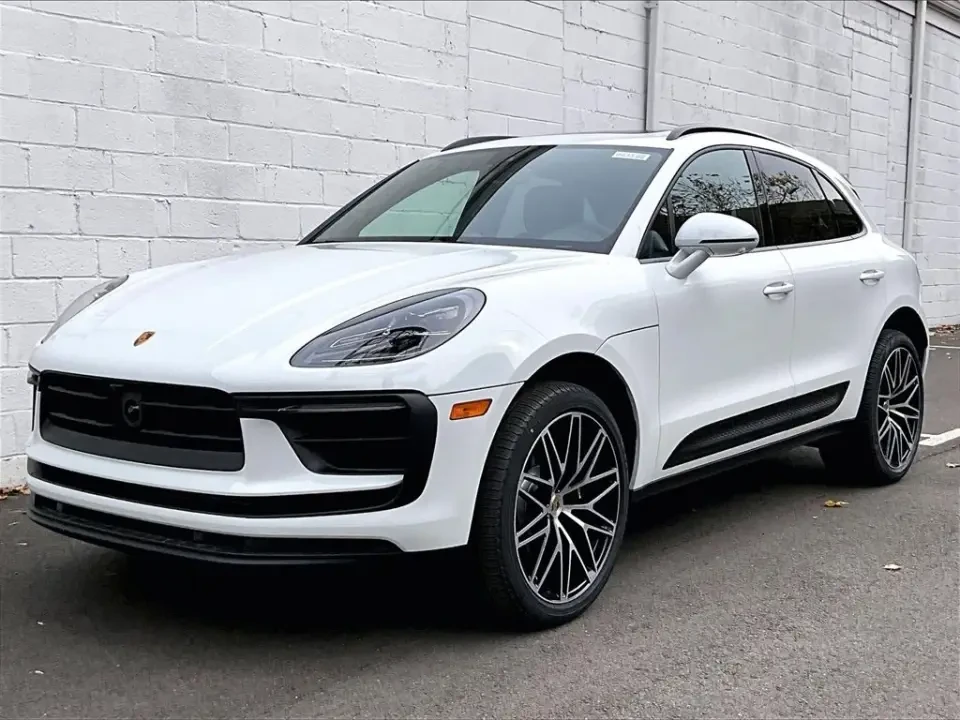 2026 Porsche Macan Electric - Image 7 of 31