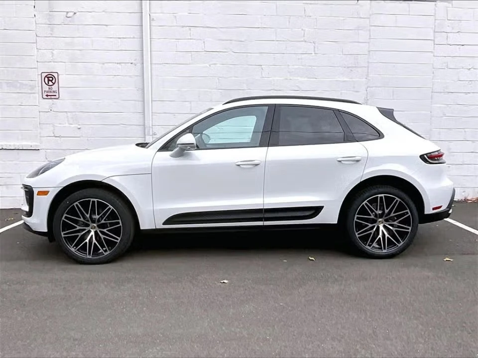2026 Porsche Macan Electric - Image 11 of 31