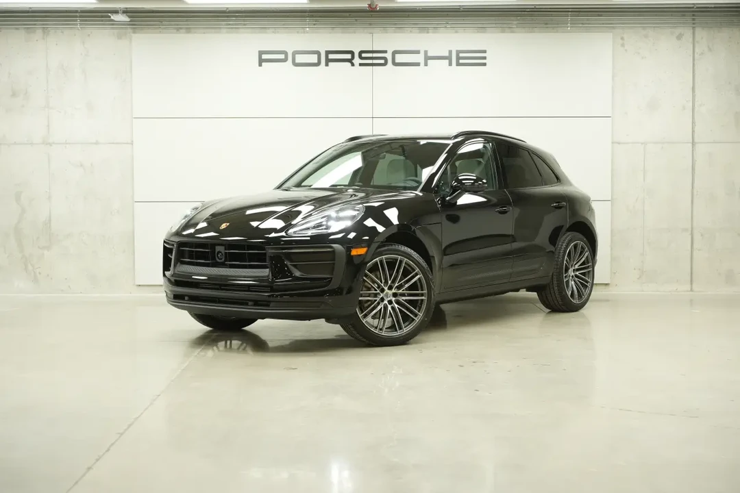 2026 Porsche Macan - Image 8 of 31