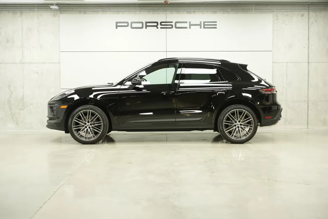 2026 Porsche Macan - Image 12 of 31