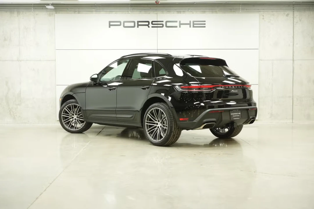 2026 Porsche Macan - Image 20 of 31
