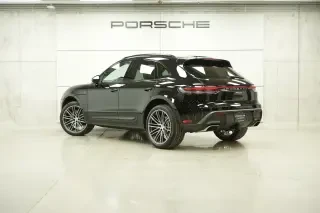 2026 Porsche Macan - Image 21 of 31