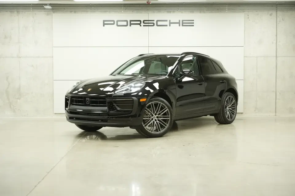 2026 Porsche Macan - Image 7 of 31