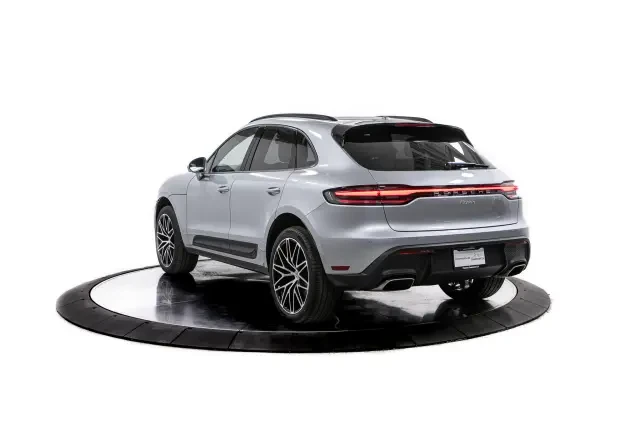 2026 Porsche Macan - Image 22 of 31