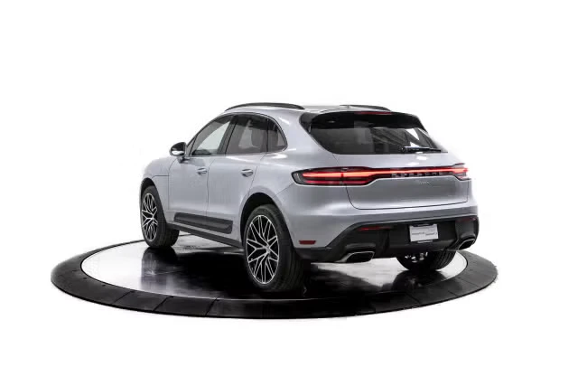 2026 Porsche Macan - Image 18 of 31