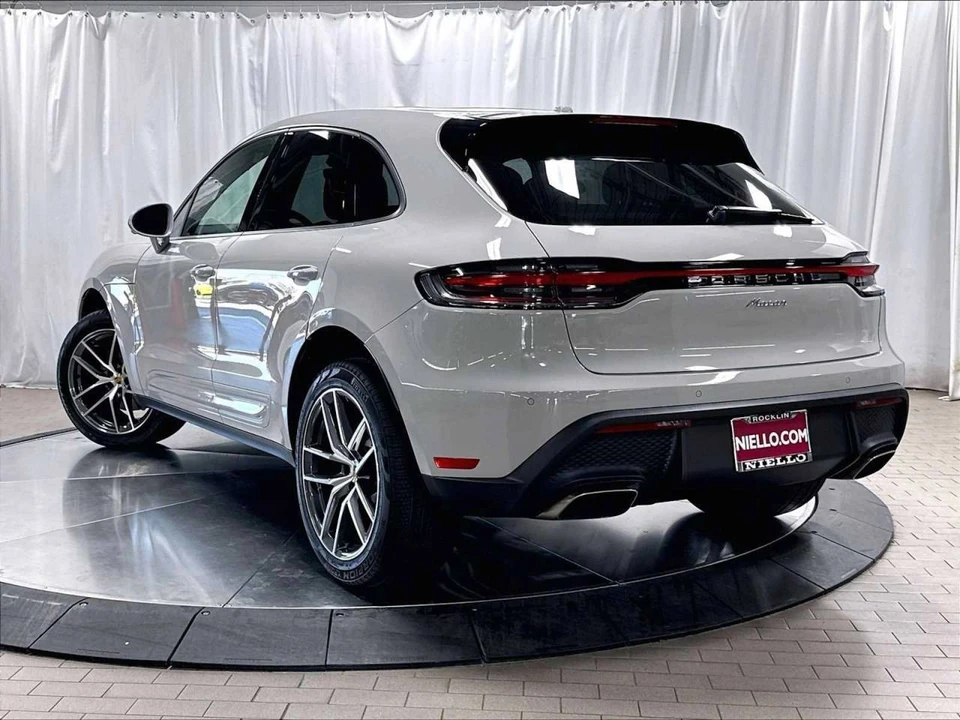 2026 Porsche Macan Electric - Image 3 of 5