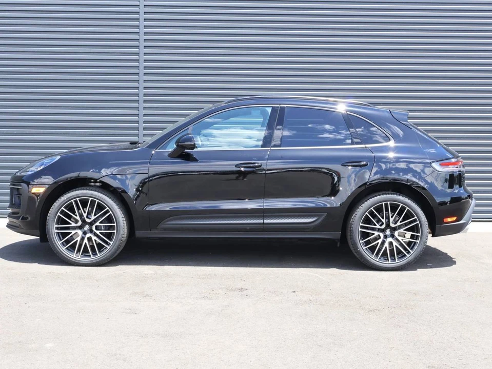 2026 Porsche Macan Electric - Image 2 of 5