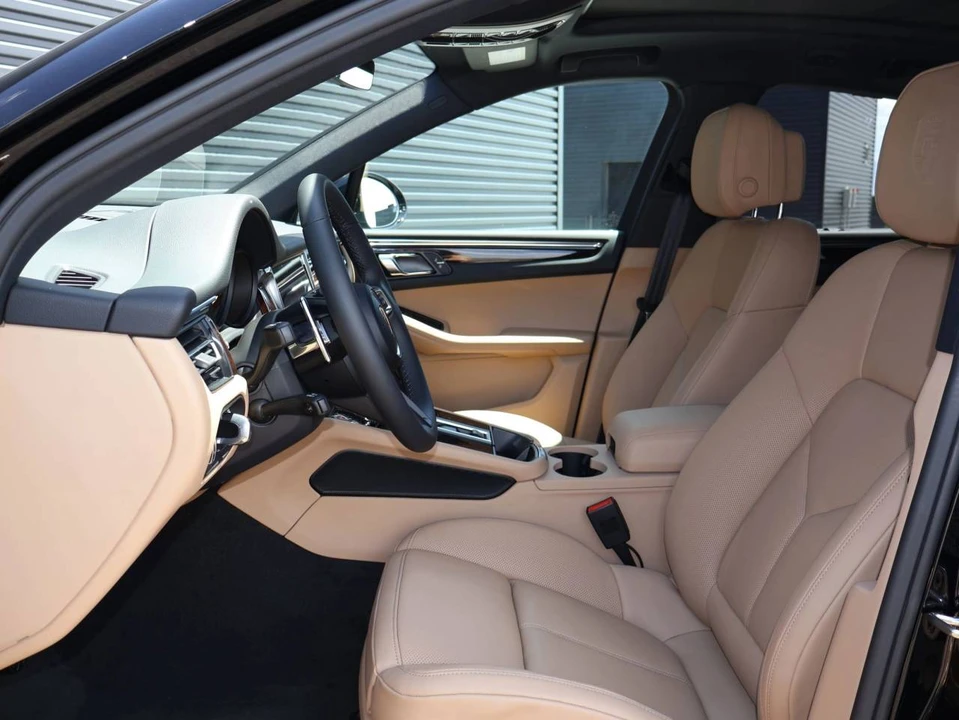 2026 Porsche Macan Electric - Image 5 of 5