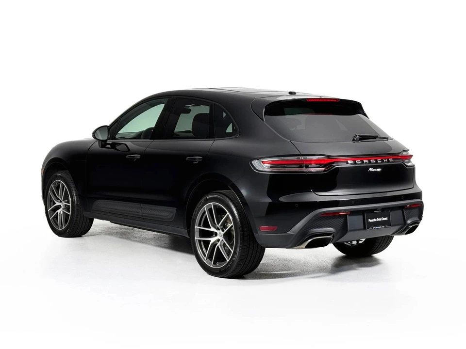 2026 Porsche Macan Electric - Image 3 of 5
