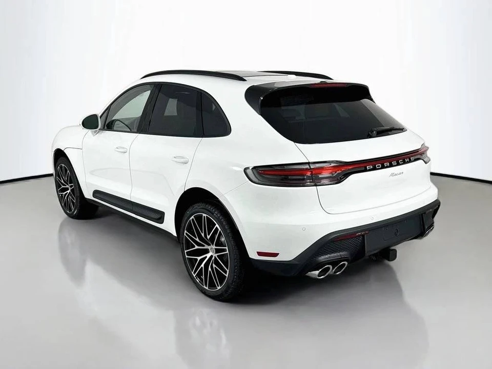 2026 Porsche Macan Electric - Image 3 of 5