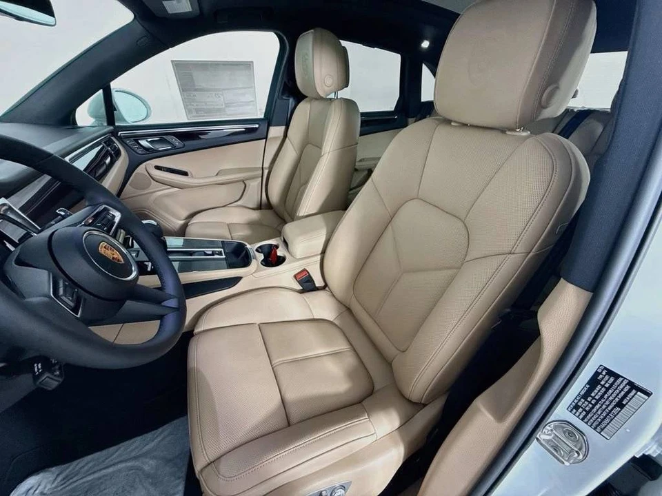 2026 Porsche Macan Electric - Image 5 of 5