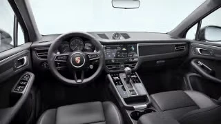 2026 Porsche Macan - Image 25 of 31