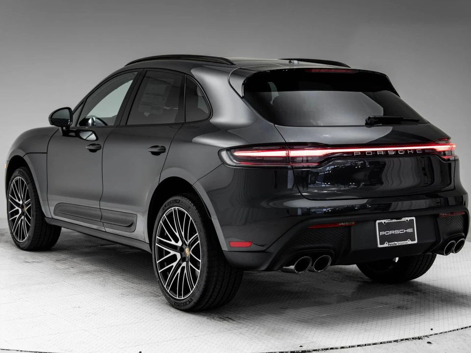 2026 Porsche Macan Electric - Image 3 of 5
