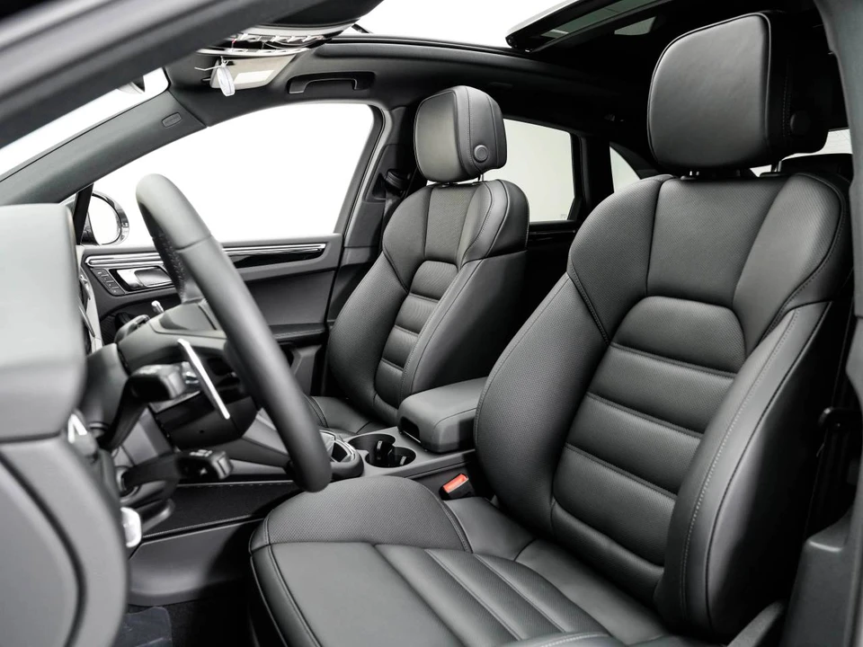 2026 Porsche Macan Electric - Image 5 of 5