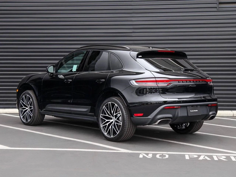 2026 Porsche Macan Electric - Image 3 of 5