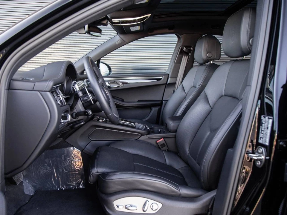 2026 Porsche Macan Electric - Image 5 of 5