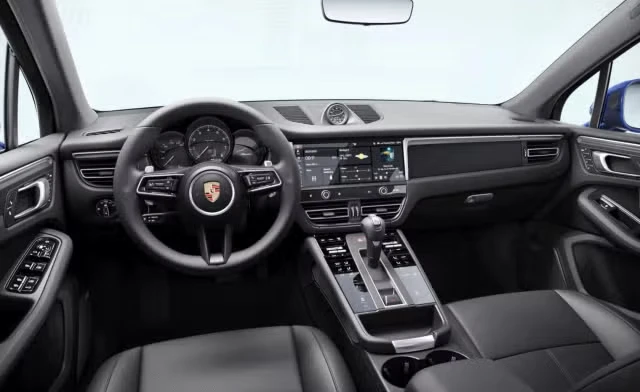 2026 Porsche Macan - Image 26 of 31