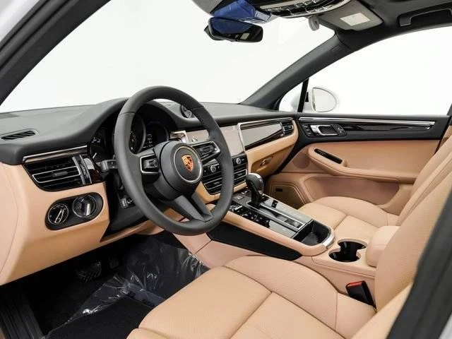 2026 Porsche Macan Electric - Image 4 of 5