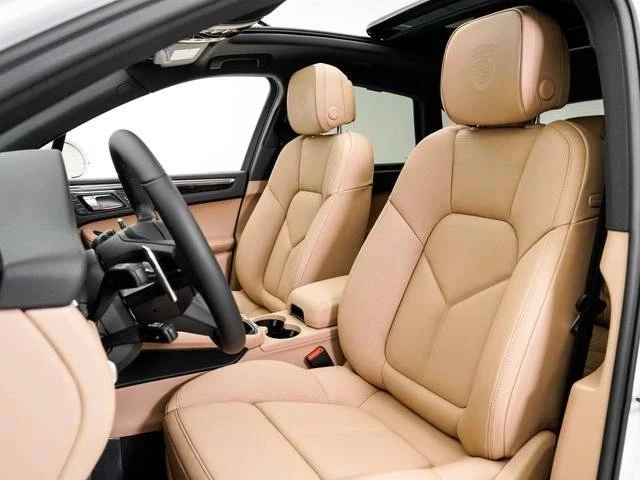 2026 Porsche Macan Electric - Image 5 of 5
