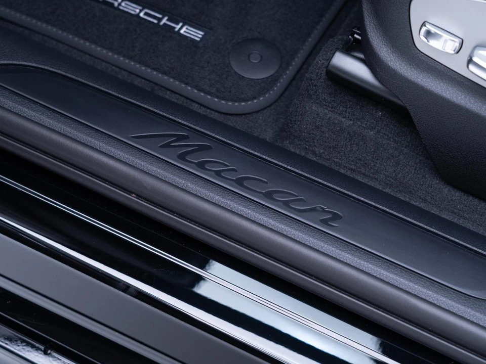 2026 Porsche Macan - Image 13 of 28