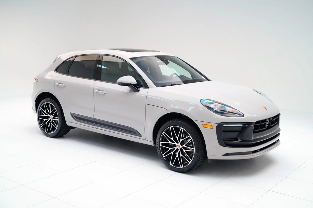 2026 Porsche Macan - Image 7 of 28