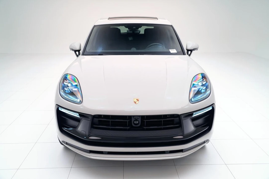 2026 Porsche Macan - Image 6 of 28