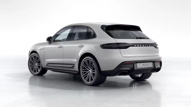 2026 Porsche Macan - Image 18 of 31