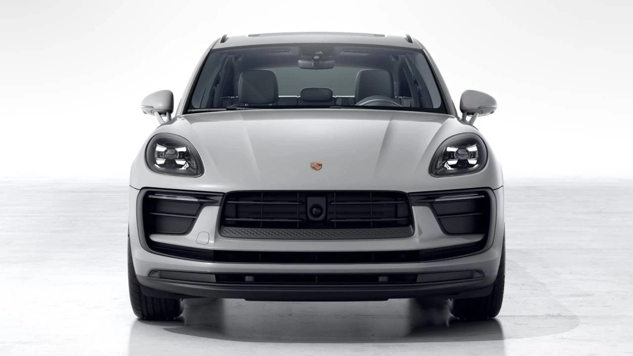 2026 Porsche Macan - Image 8 of 10