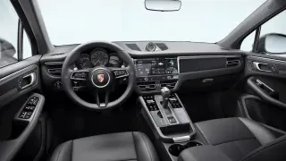 2026 Porsche Macan - Image 29 of 31
