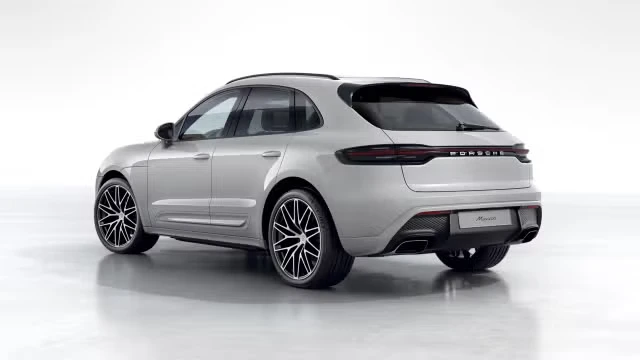 2026 Porsche Macan - Image 18 of 31