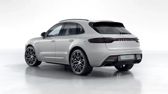 2026 Porsche Macan - Image 22 of 31