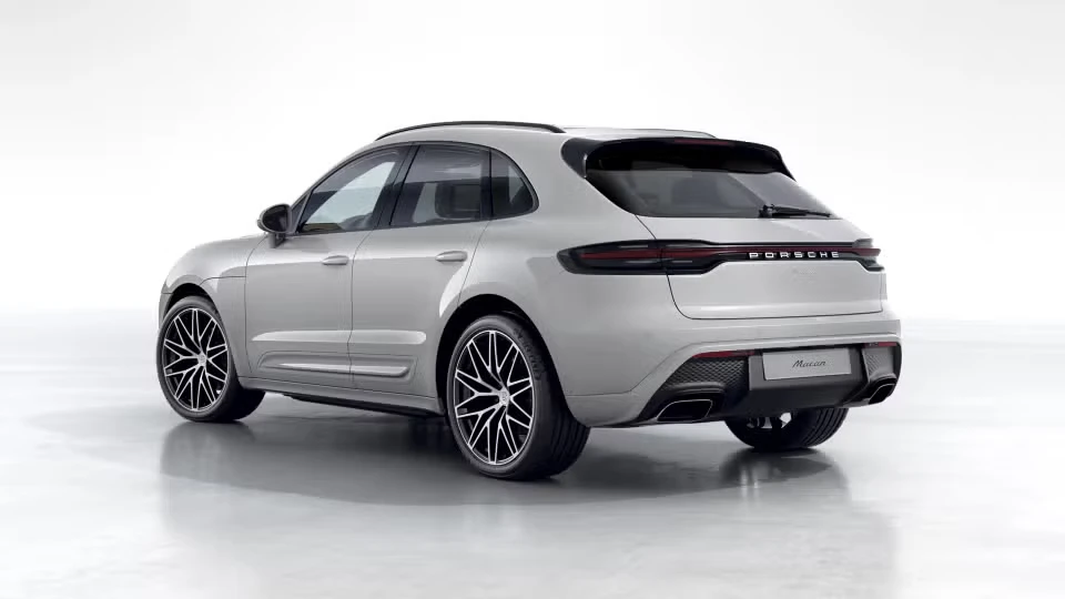 2026 Porsche Macan - Image 19 of 31