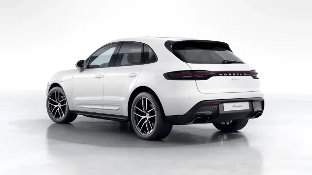 2026 Porsche Macan - Image 22 of 31
