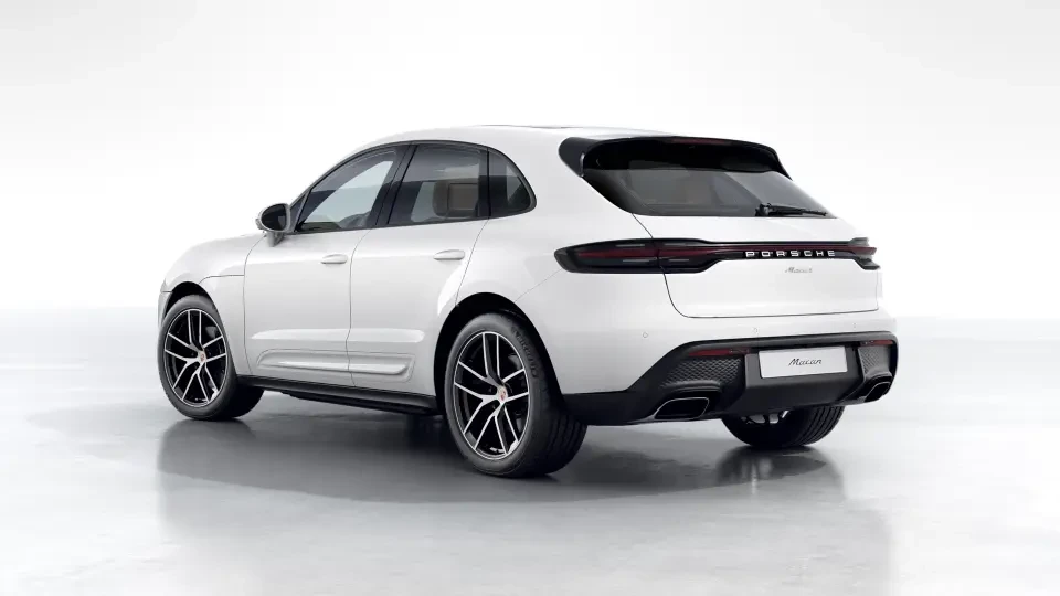 2026 Porsche Macan - Image 23 of 31