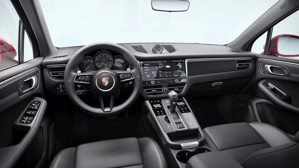 2026 Porsche Macan - Image 27 of 31