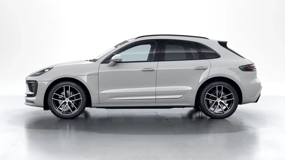 2026 Porsche Macan - Image 15 of 31
