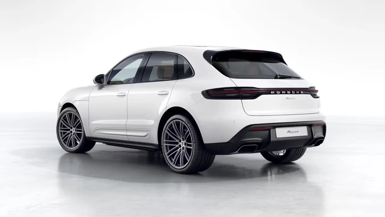 2026 Porsche Macan - Image 20 of 31