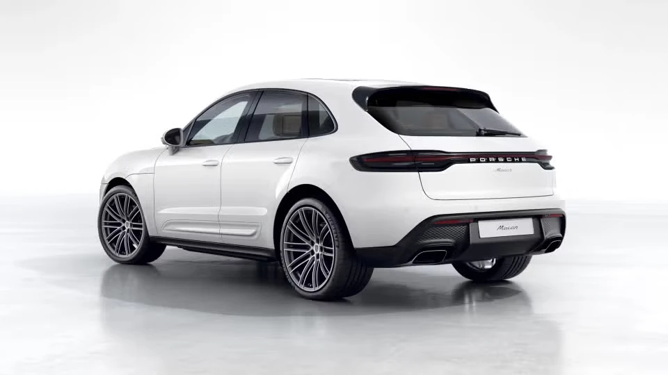 2026 Porsche Macan - Image 19 of 31