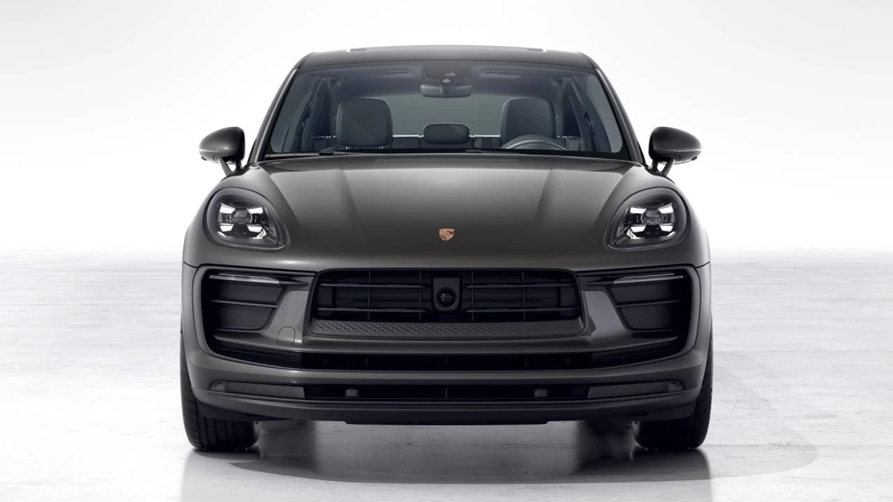 2026 Porsche Macan - Image 8 of 10