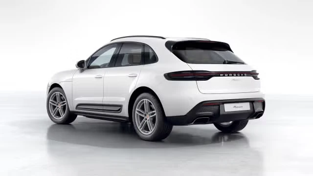 2026 Porsche Macan - Image 18 of 31