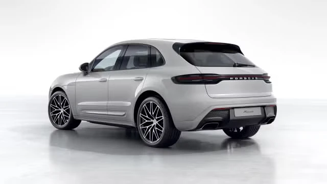 2026 Porsche Macan - Image 18 of 31