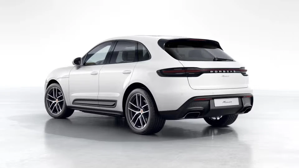 2026 Porsche Macan - Image 19 of 31